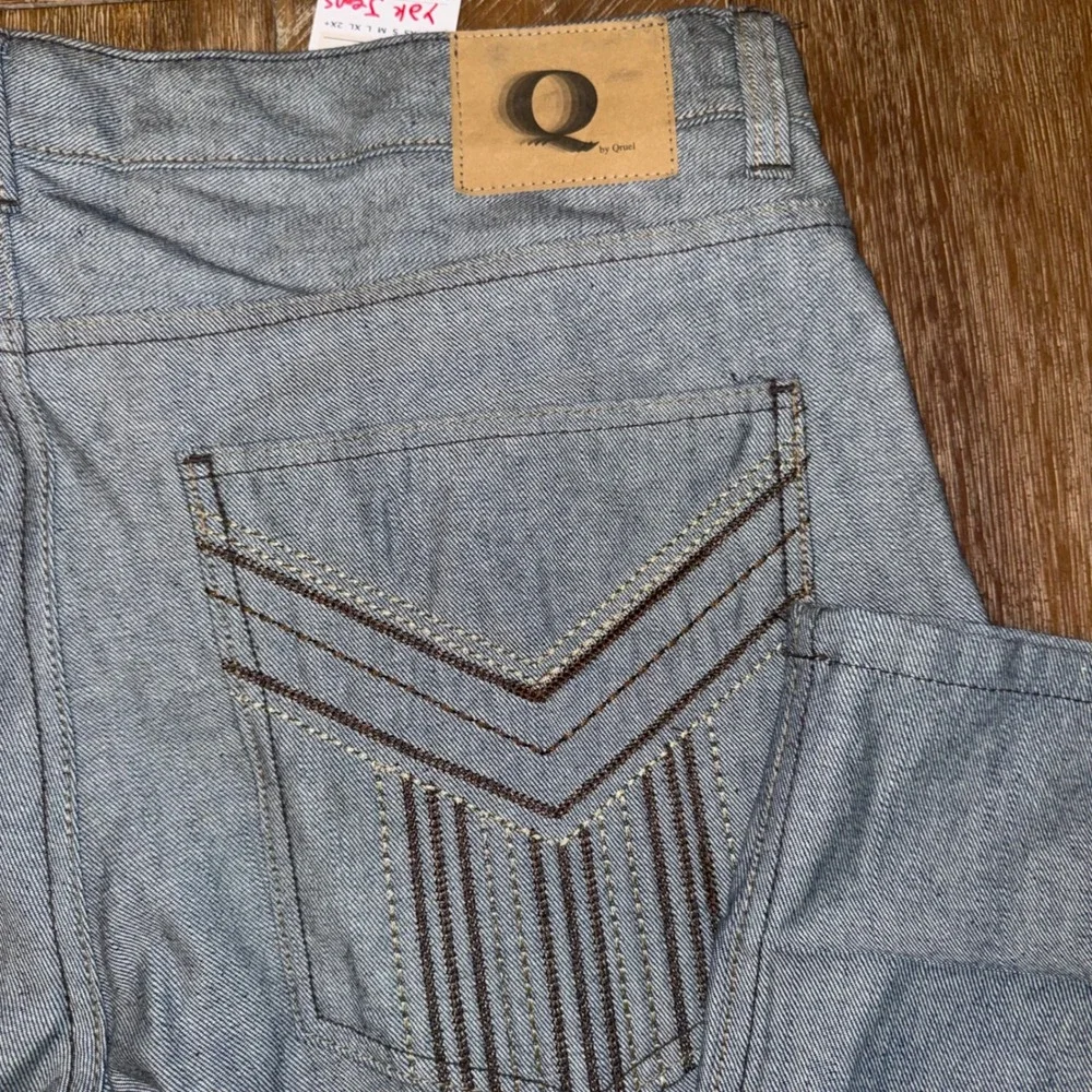 Q by Qruel Denim Jeans Mens 40 Blue Excellent Embroidered Back Pocket Straight